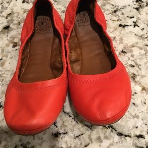 NEW Lucky Brand Emmie leather closed toe ballet flats. size 6